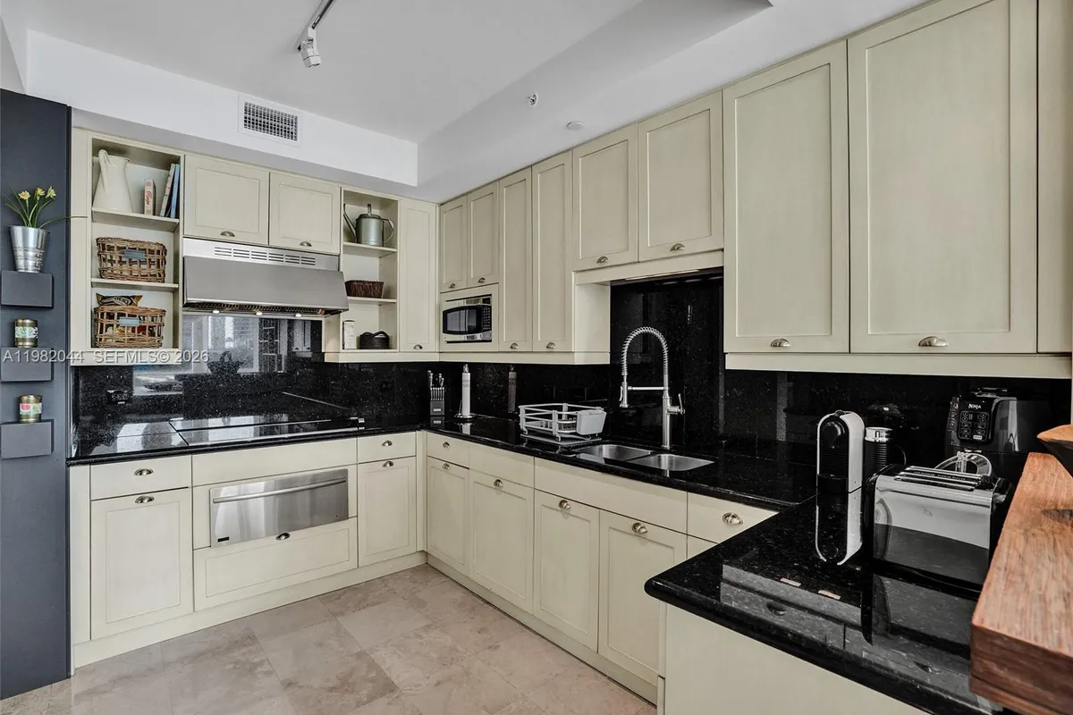 3201 NE 183rd St # 301, Aventura FL 33160