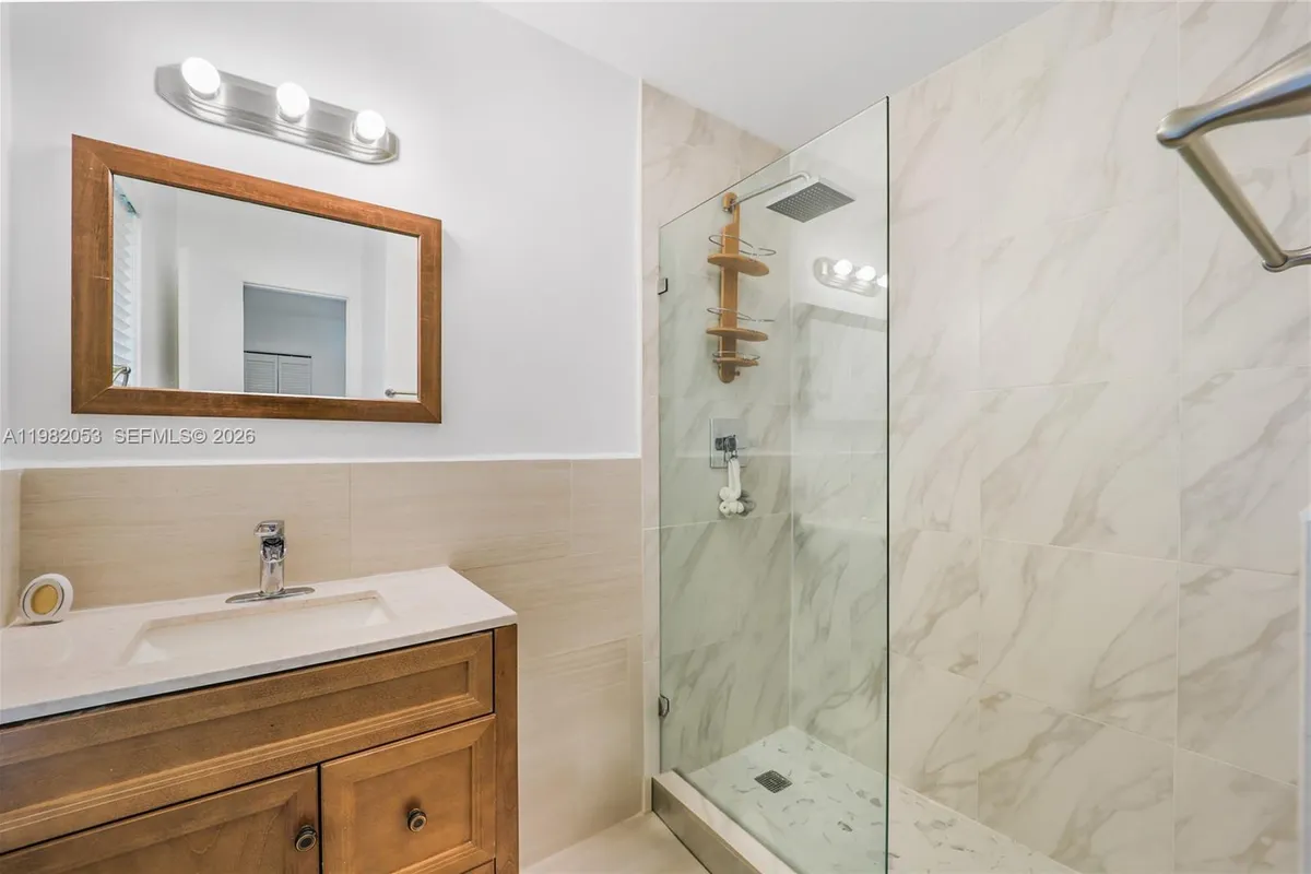 235 Antilla Ave # 7, Coral Gables FL 33134