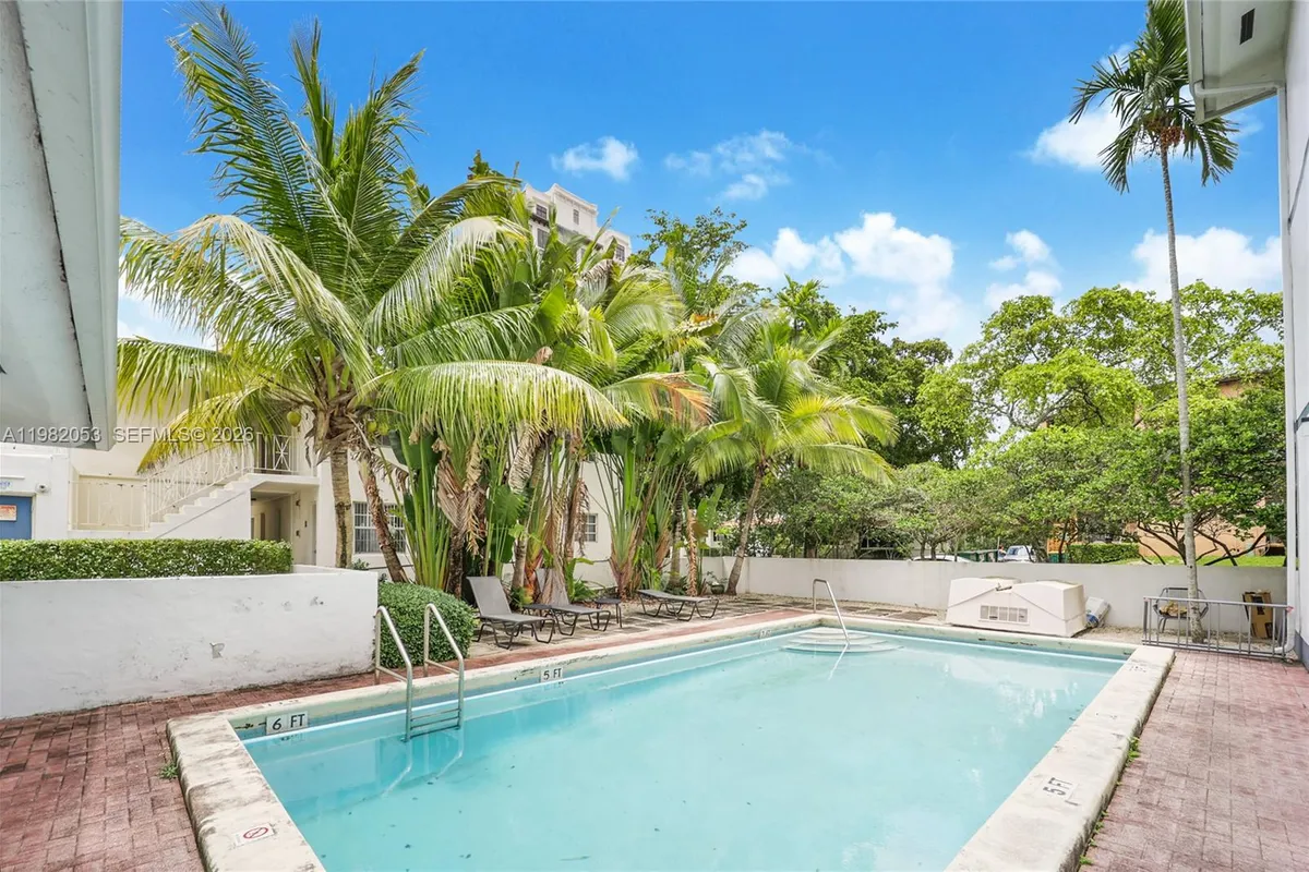 235 Antilla Ave # 7, Coral Gables FL 33134