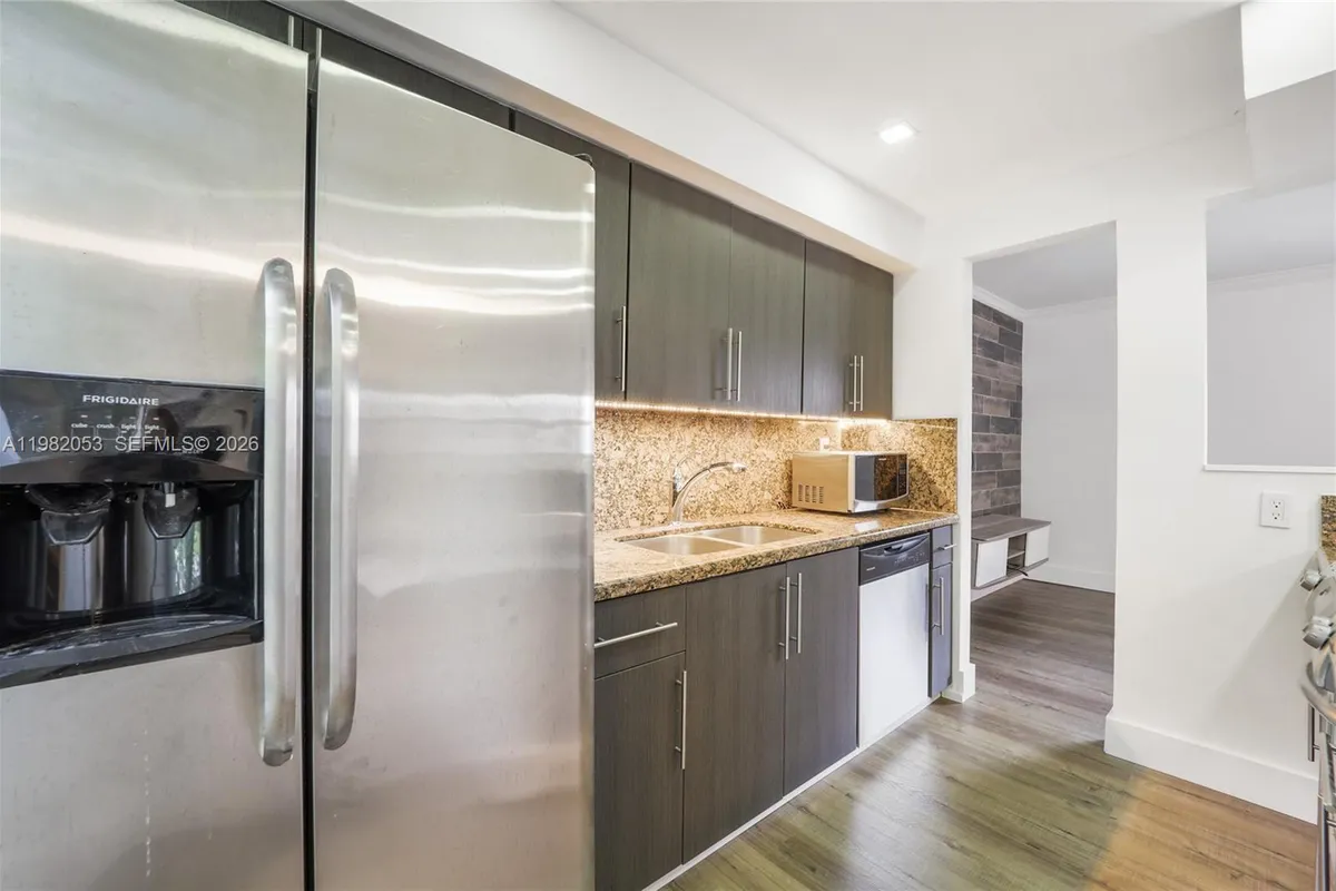 235 Antilla Ave # 7, Coral Gables FL 33134