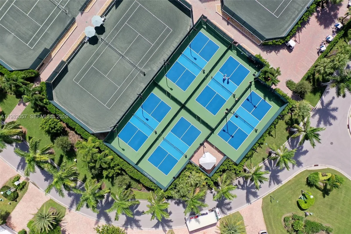 466 Mariner Dr, Jupiter FL 33477