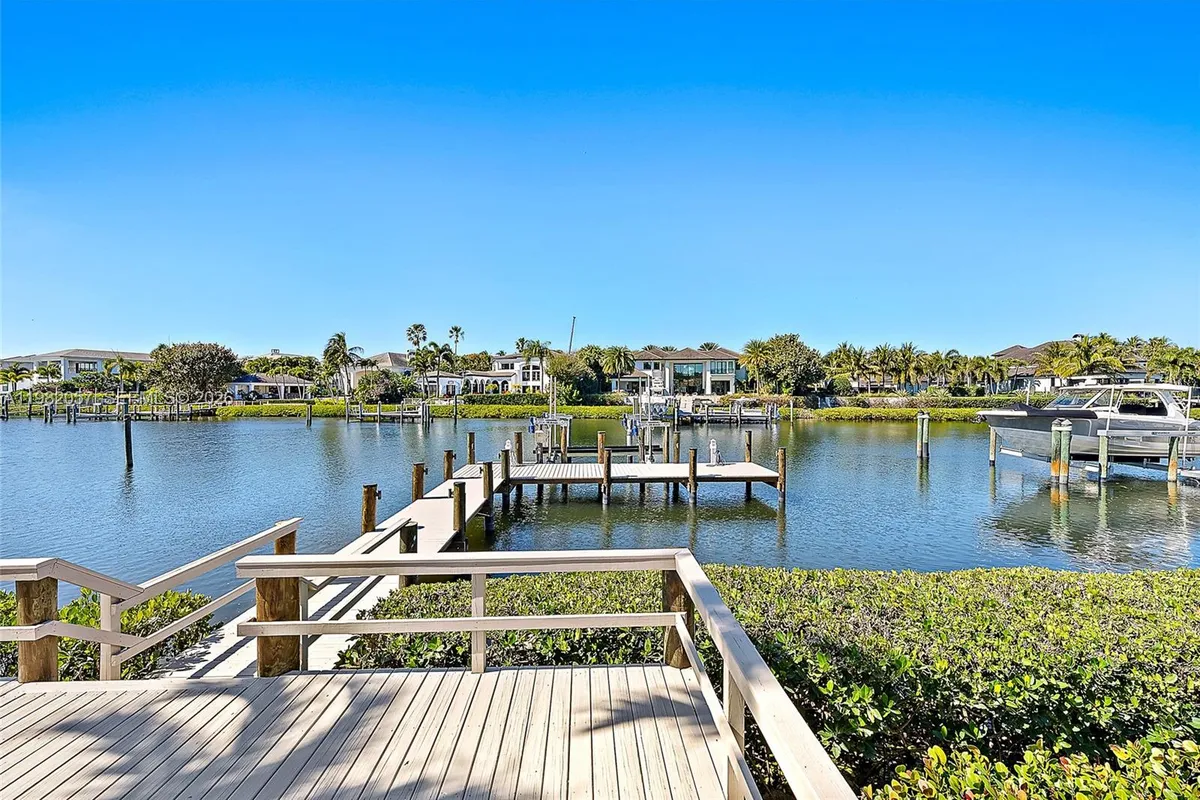 466 Mariner Dr, Jupiter FL 33477