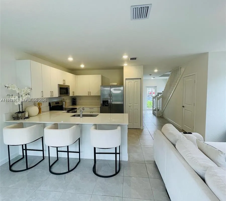 5000 SW 37th St, Pembroke Park FL 33023