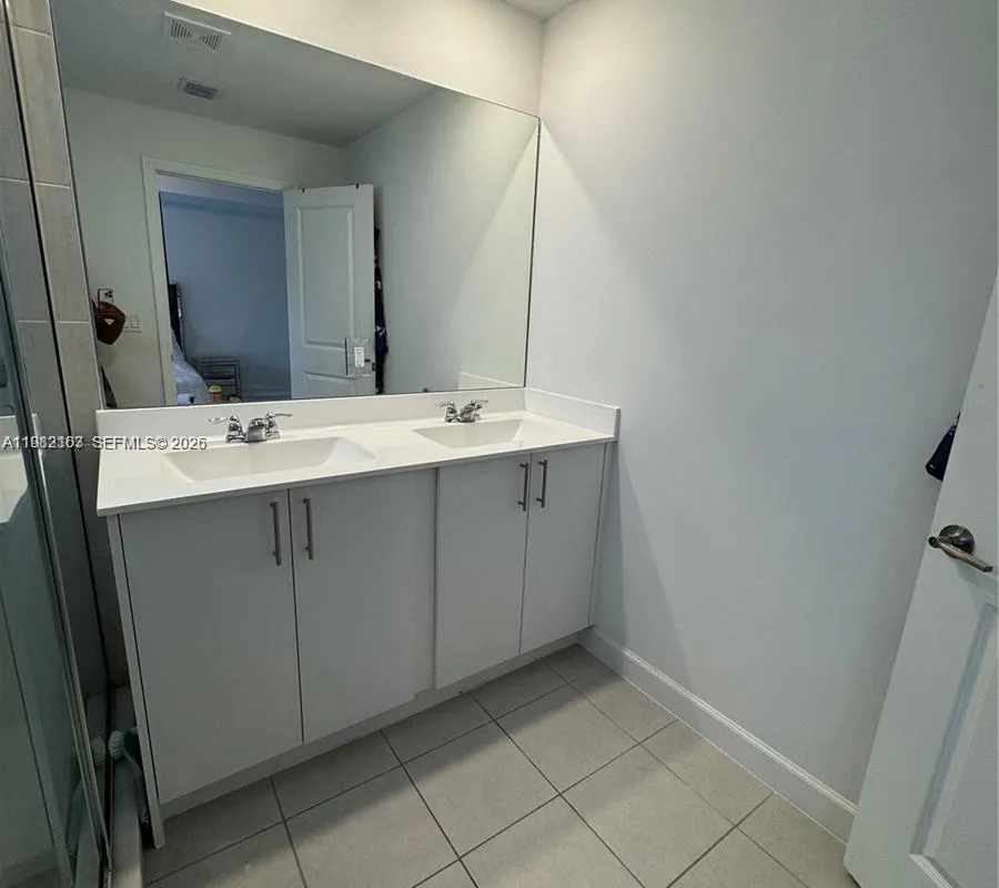 5000 SW 37th St, Pembroke Park FL 33023