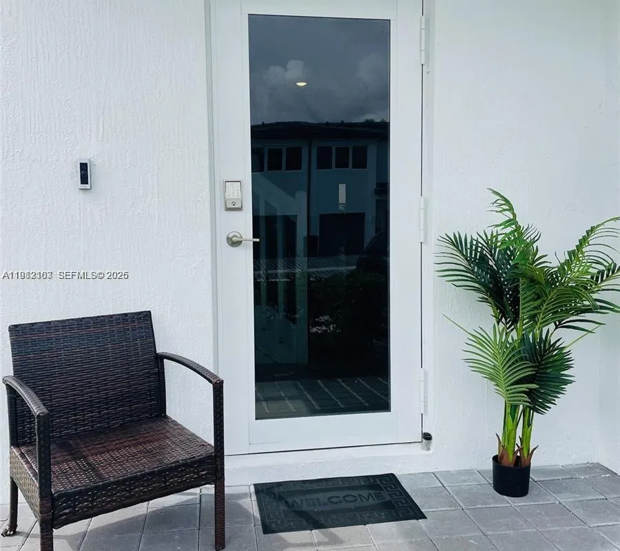 5000 SW 37th St, Pembroke Park FL 33023