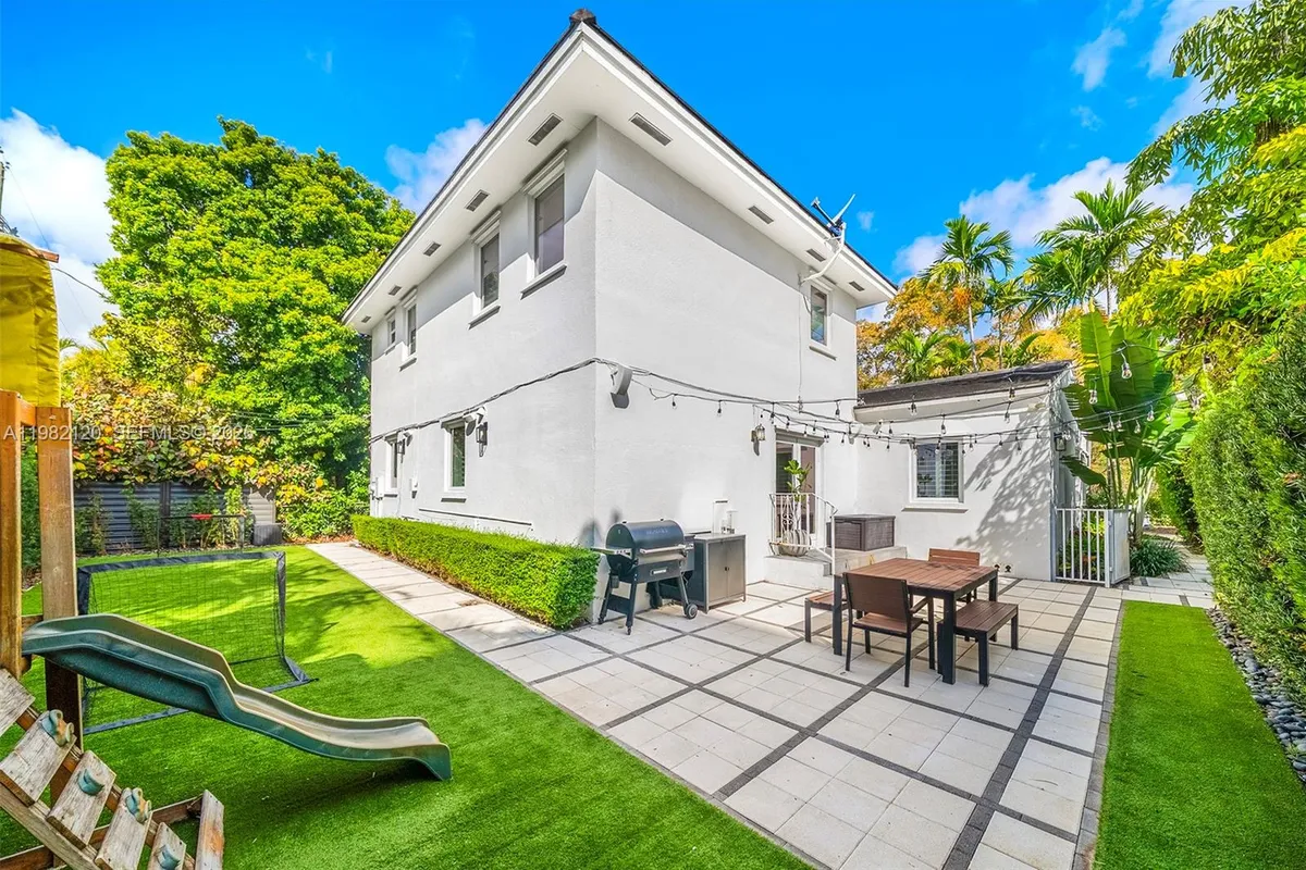 14 San Sebastian Ave, Coral Gables FL 33134