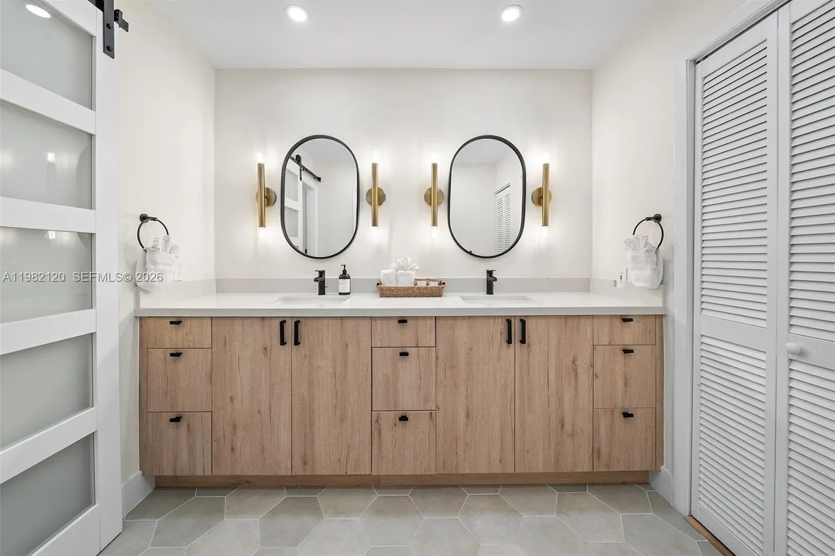 14 San Sebastian Ave, Coral Gables FL 33134