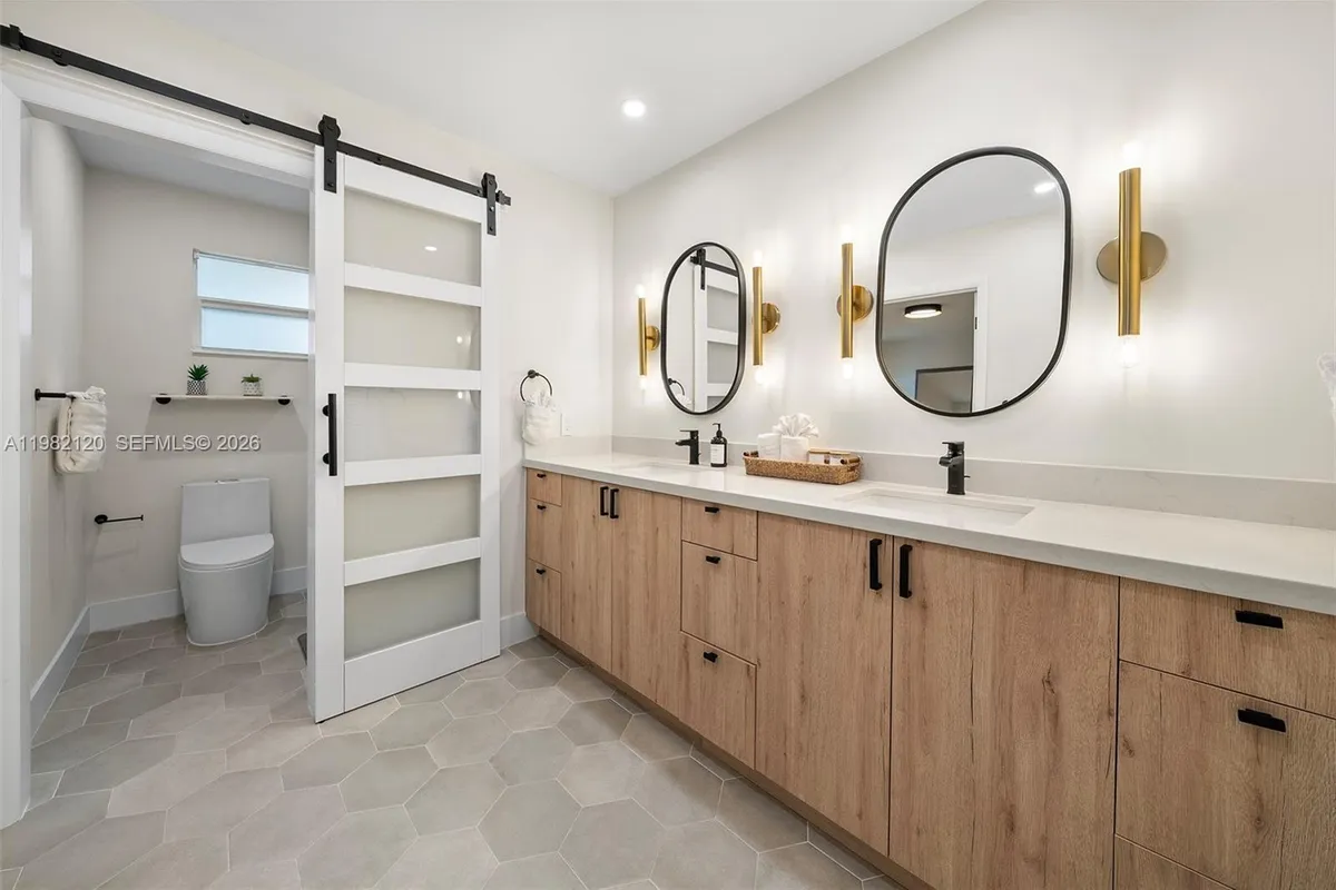 14 San Sebastian Ave, Coral Gables FL 33134