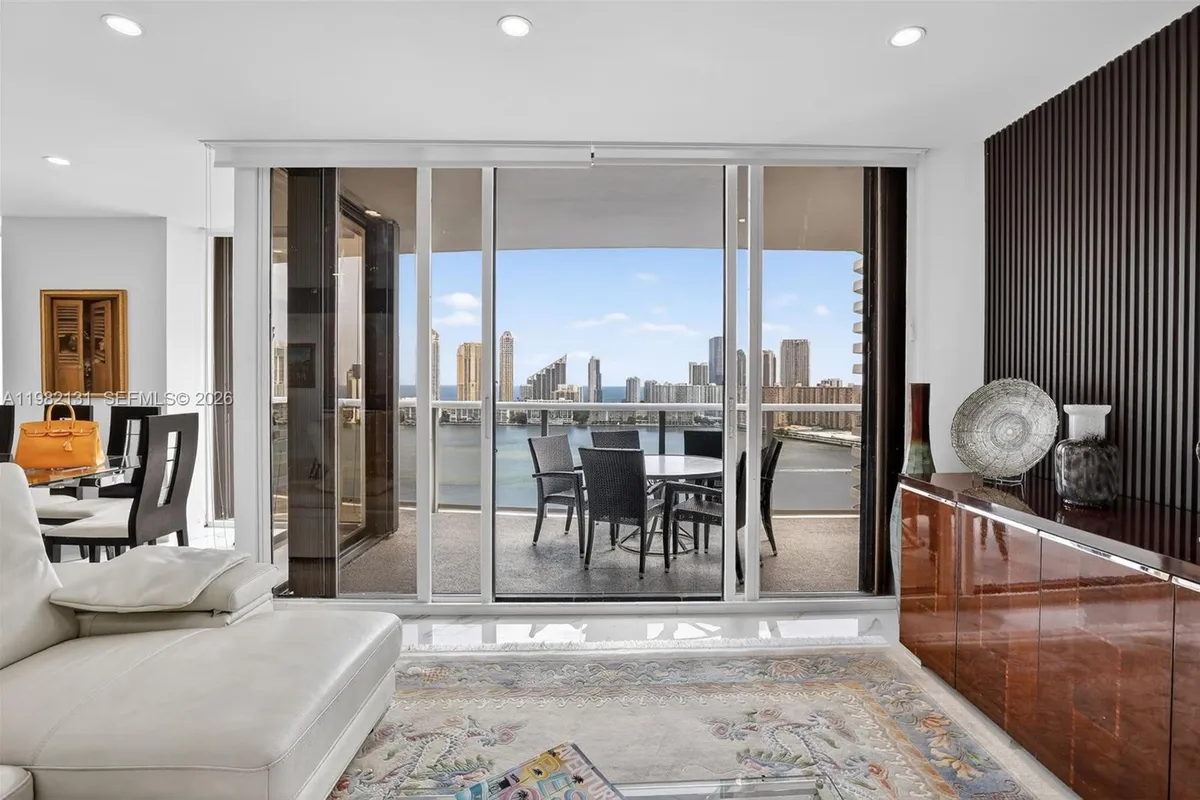 4000 Island Blvd # 2301, Aventura FL 33160