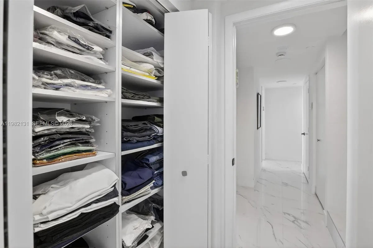 4000 Island Blvd # 2301, Aventura FL 33160