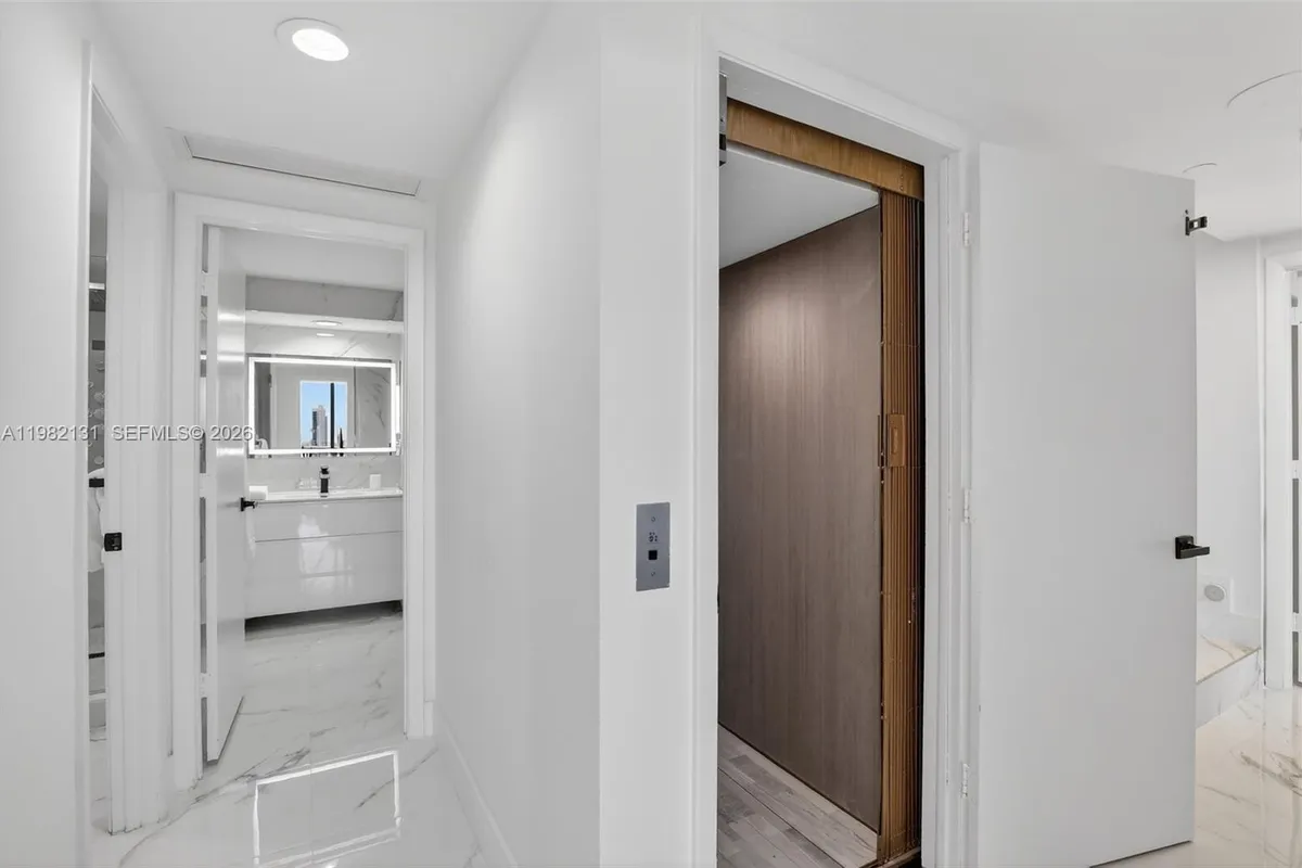 4000 Island Blvd # 2301, Aventura FL 33160