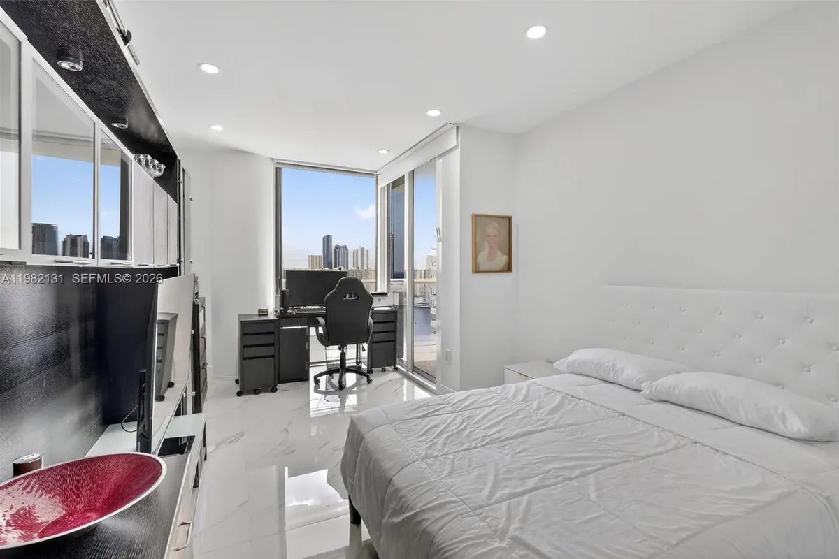 4000 Island Blvd # 2301, Aventura FL 33160