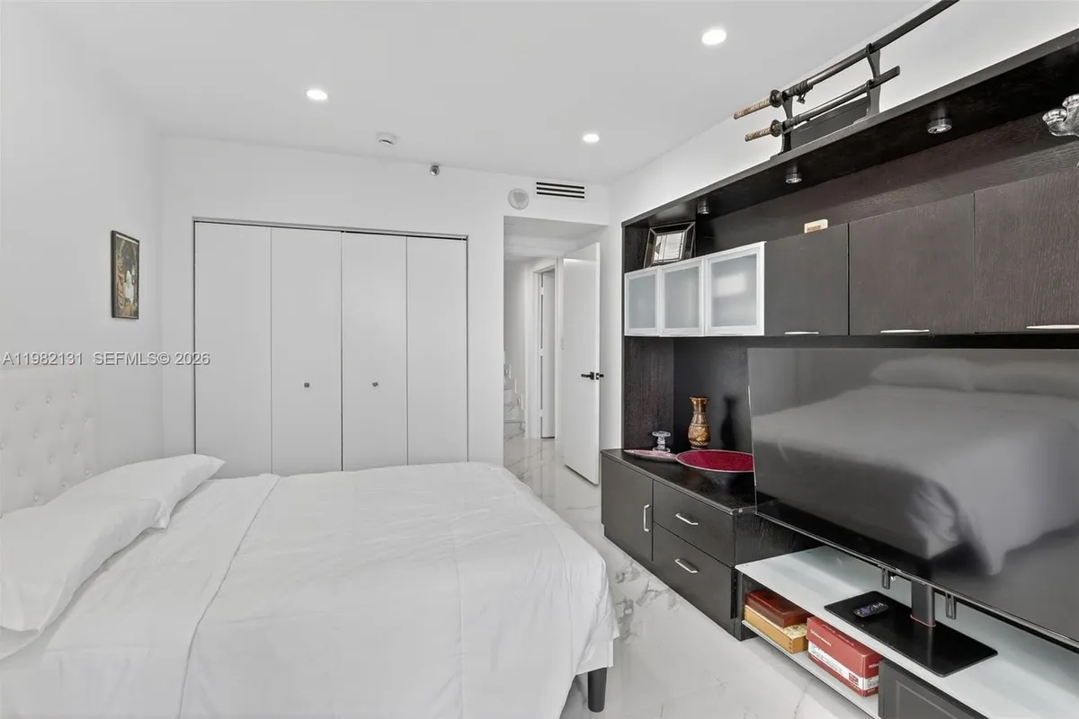 4000 Island Blvd # 2301, Aventura FL 33160