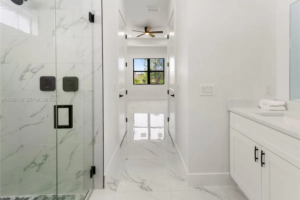 2220 NE 9th PL, Cape Coral FL 33909