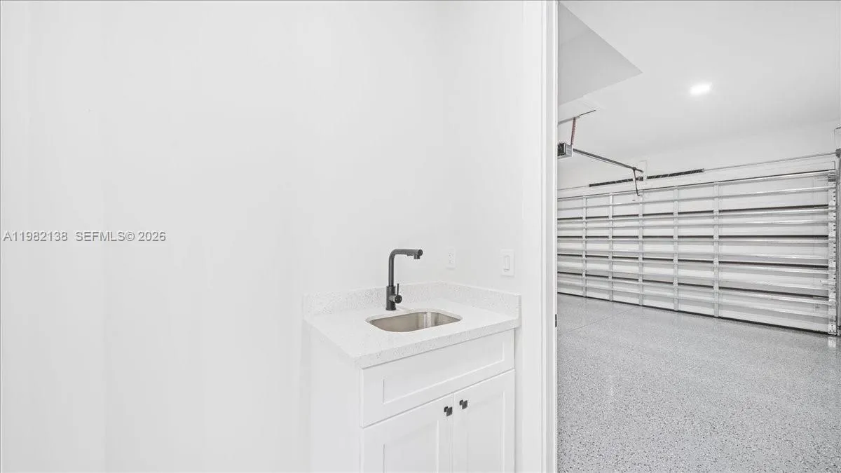 2220 NE 9th PL, Cape Coral FL 33909