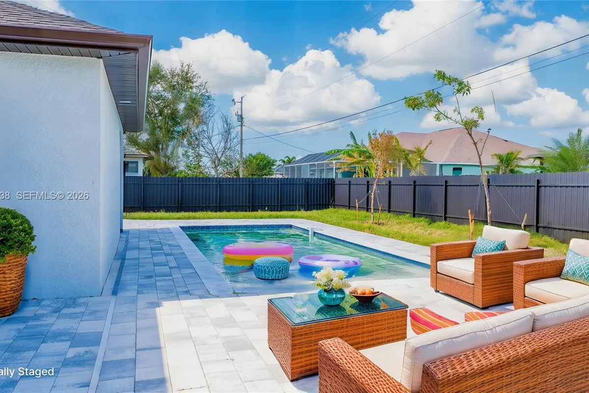 2220 NE 9th PL, Cape Coral FL 33909