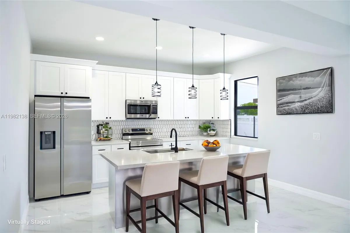 2220 NE 9th PL, Cape Coral FL 33909