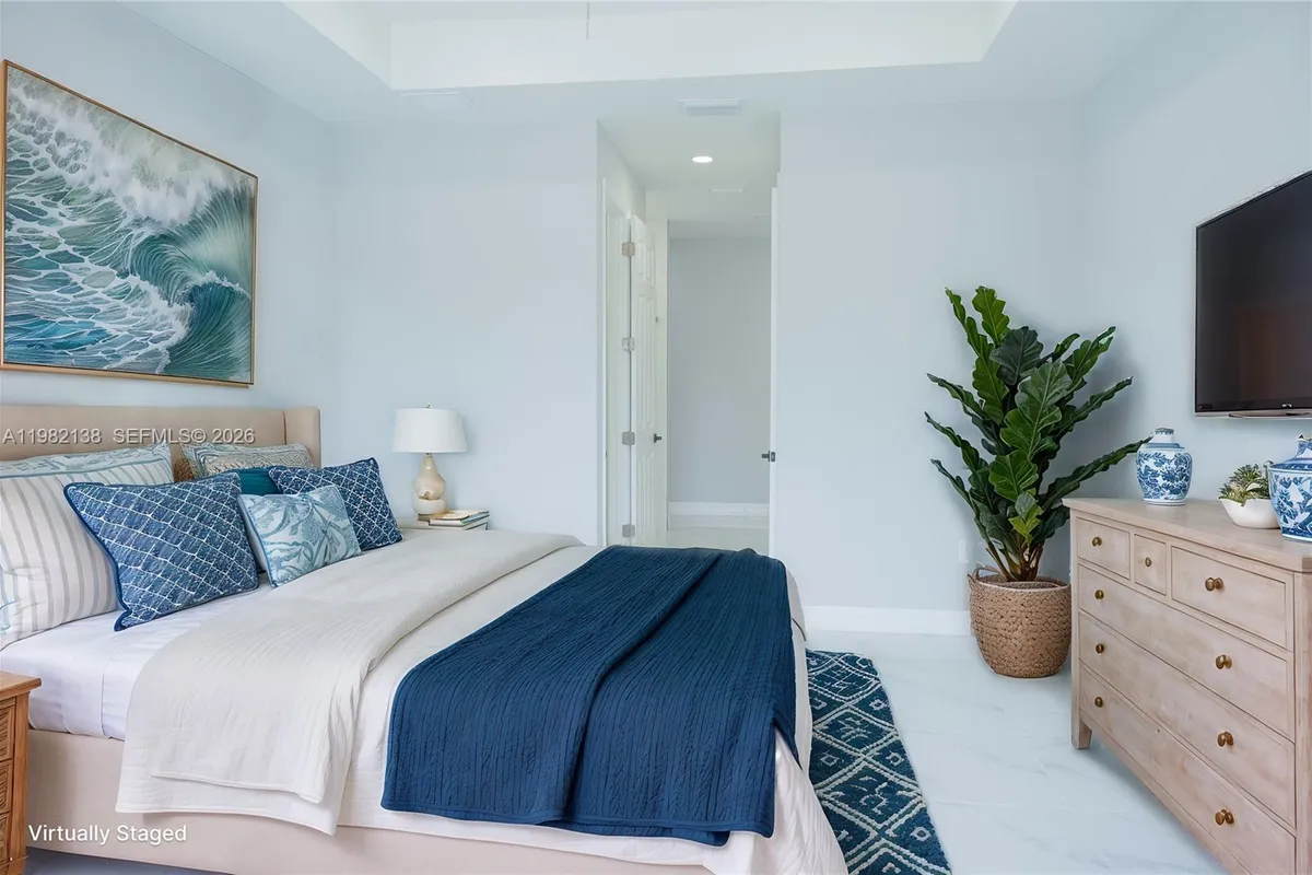 2220 NE 9th PL, Cape Coral FL 33909