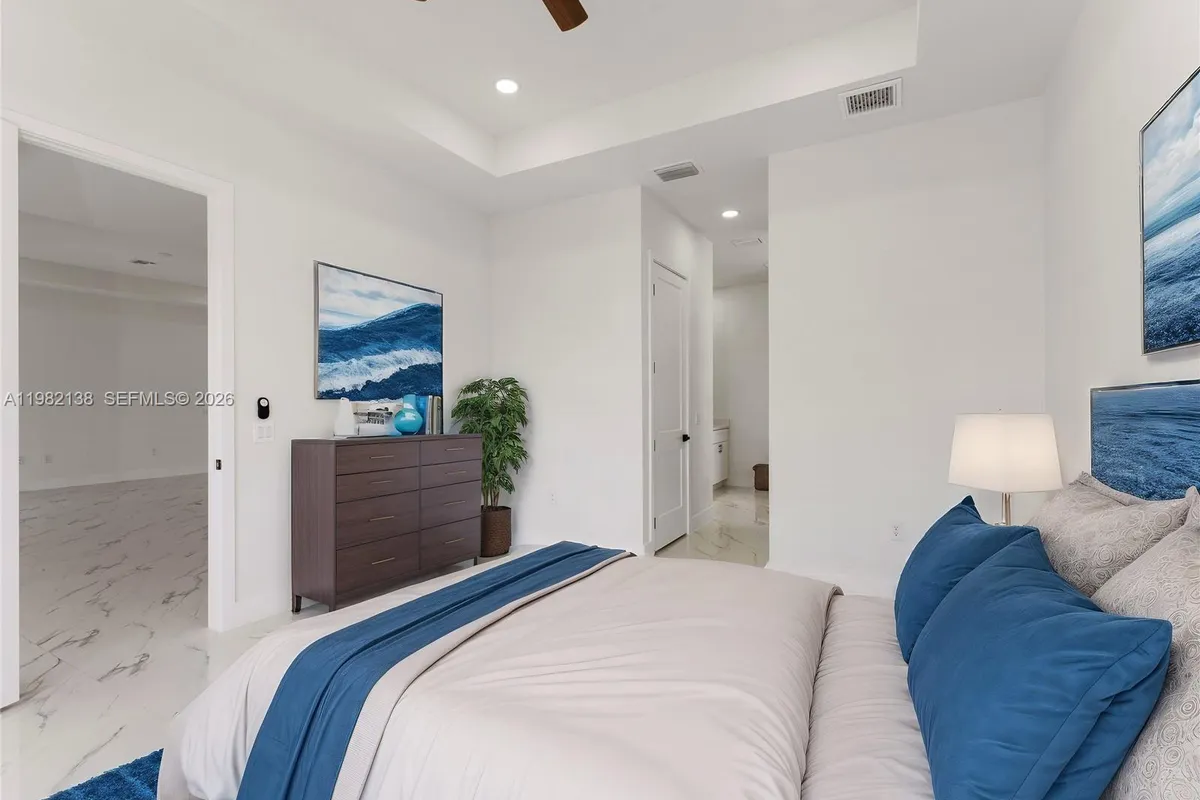 2220 NE 9th PL, Cape Coral FL 33909