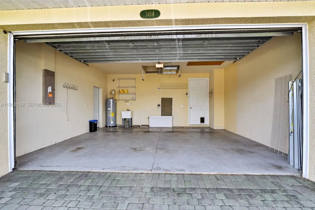 1414 NE 2nd Ter, Cape Coral FL 33909