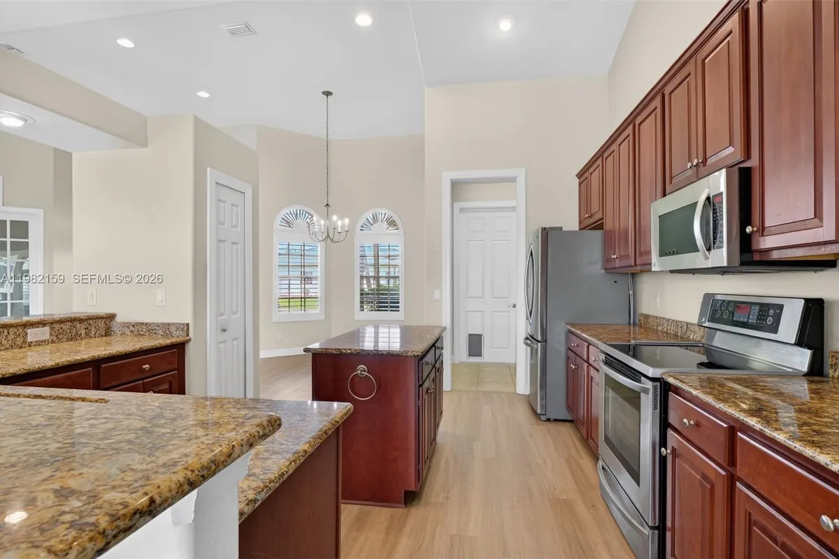 1414 NE 2nd Ter, Cape Coral FL 33909