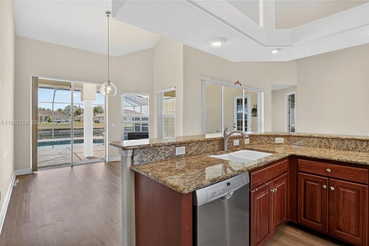 1414 NE 2nd Ter, Cape Coral FL 33909