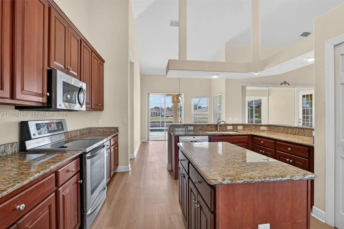 1414 NE 2nd Ter, Cape Coral FL 33909