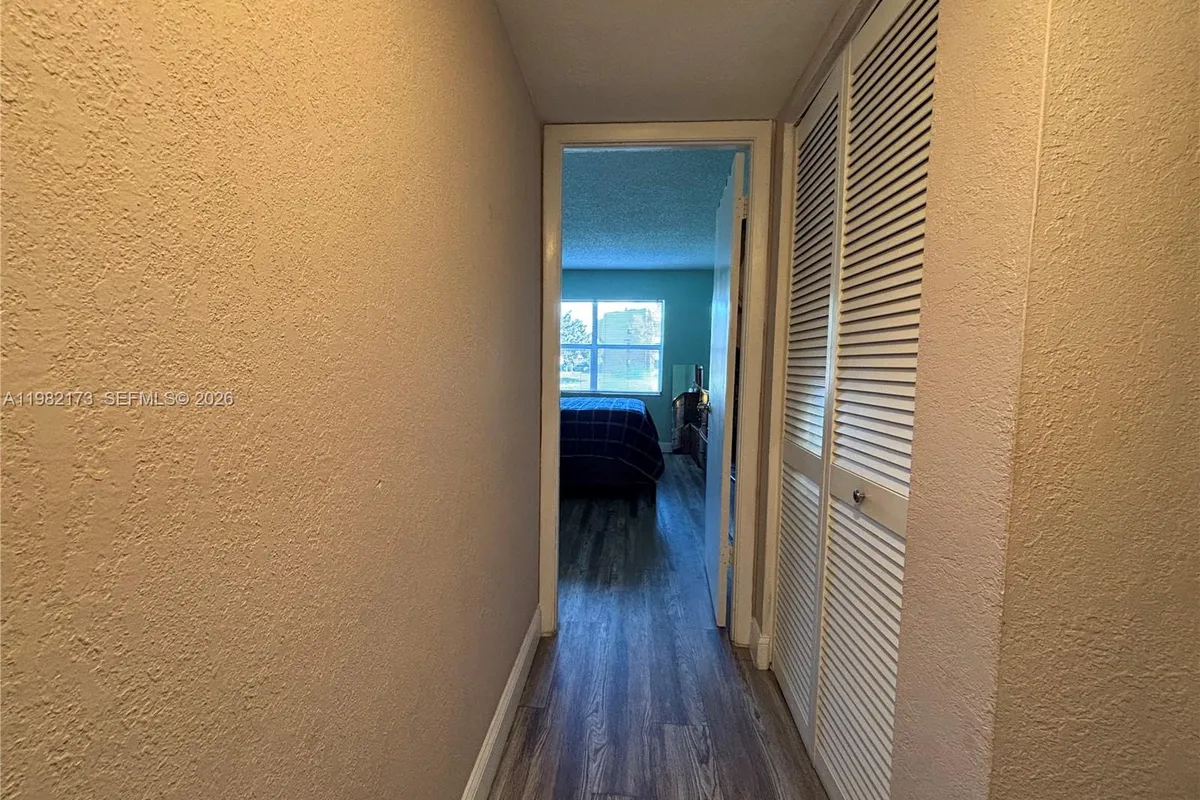 9900 Sunrise Lakes Blvd # 107, Sunrise FL 33322