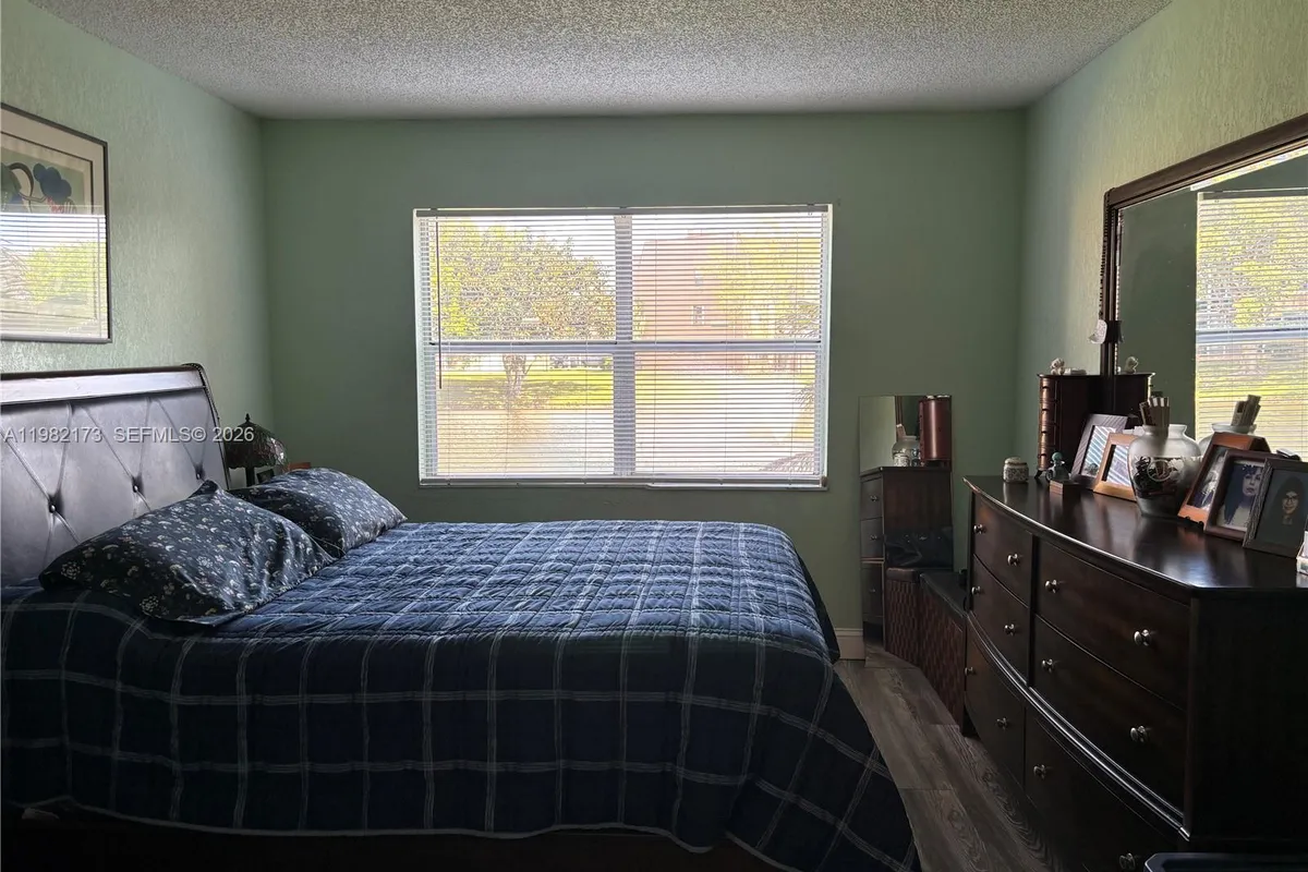 9900 Sunrise Lakes Blvd # 107, Sunrise FL 33322