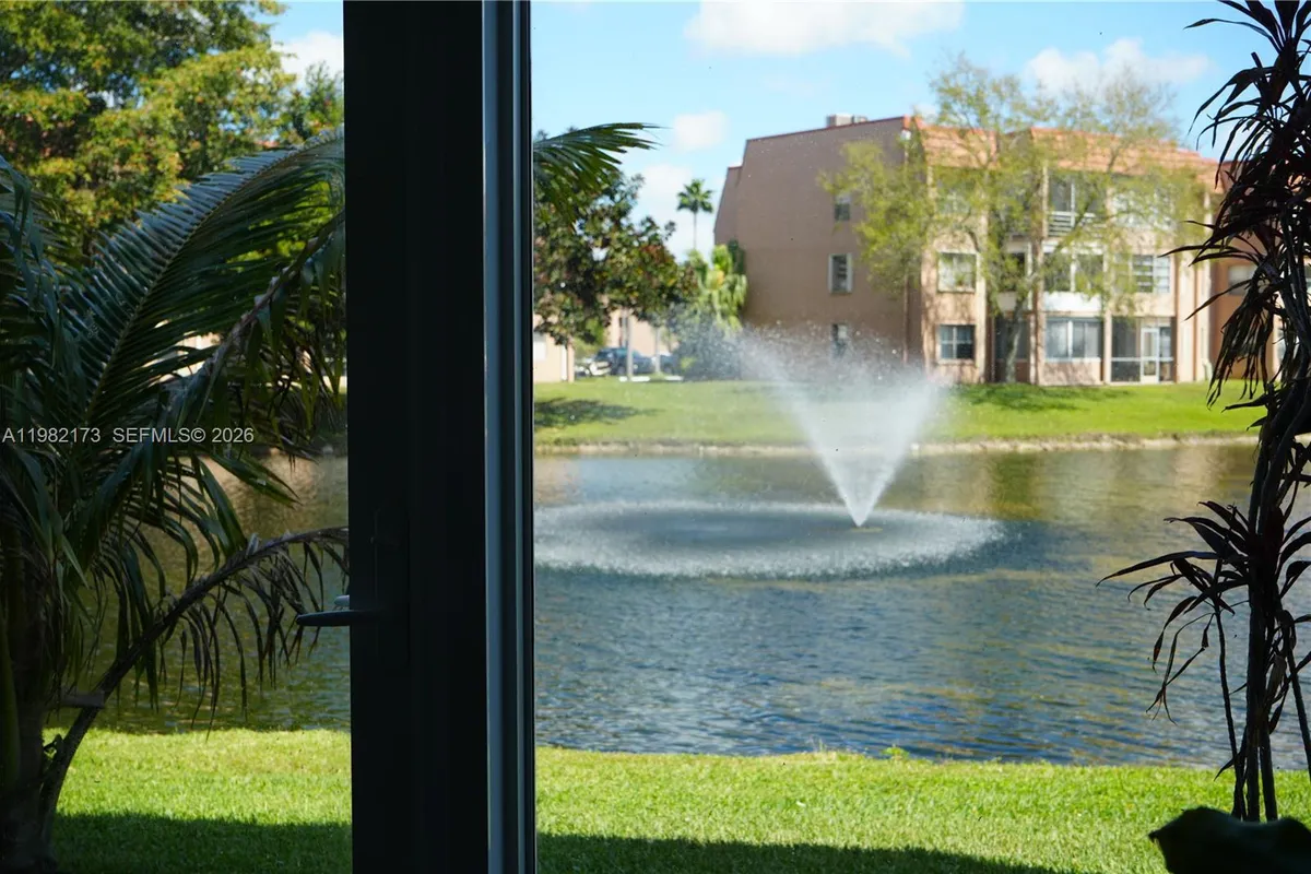 9900 Sunrise Lakes Blvd # 107, Sunrise FL 33322