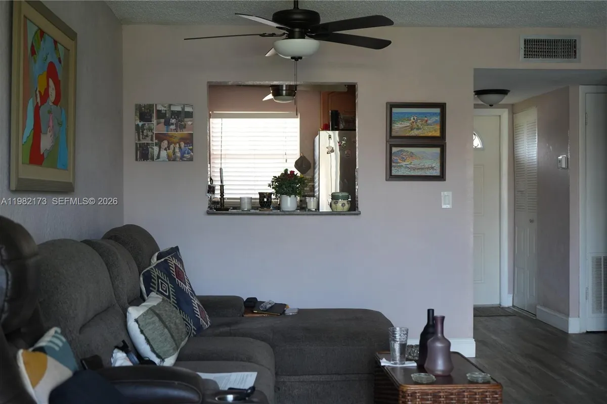 9900 Sunrise Lakes Blvd # 107, Sunrise FL 33322