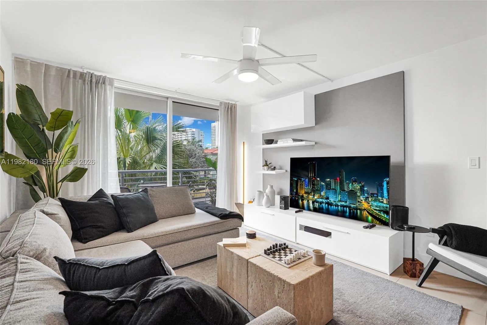 1605 Bay Rd # 201, Miami Beach FL 33139