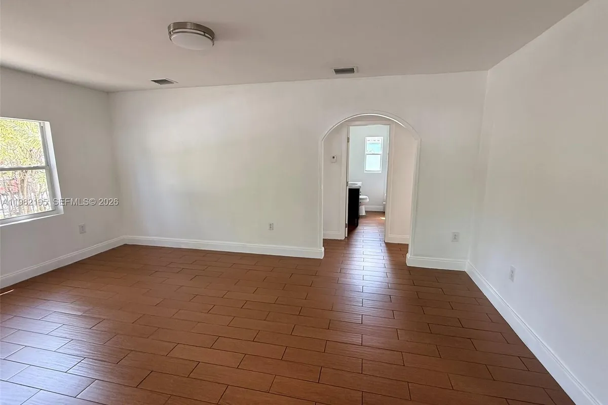 294 NE 57th St, Miami FL 33137