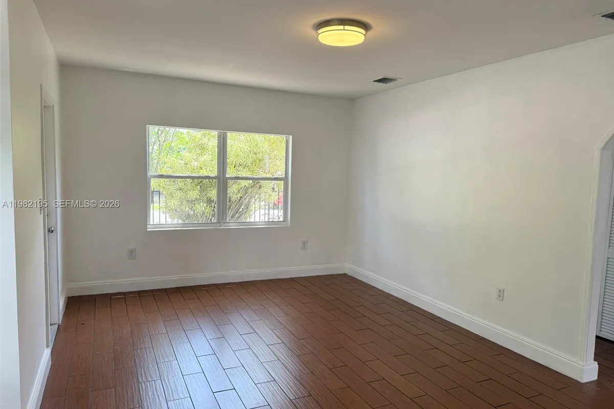 294 NE 57th St, Miami FL 33137