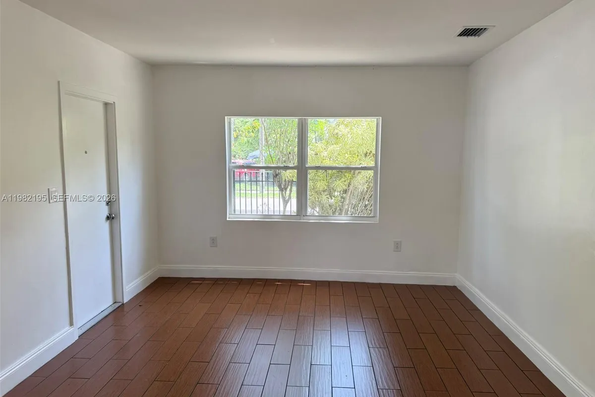 294 NE 57th St, Miami FL 33137