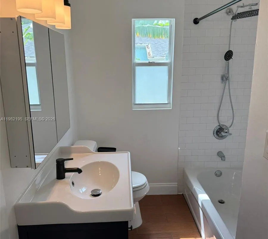 294 NE 57th St, Miami FL 33137