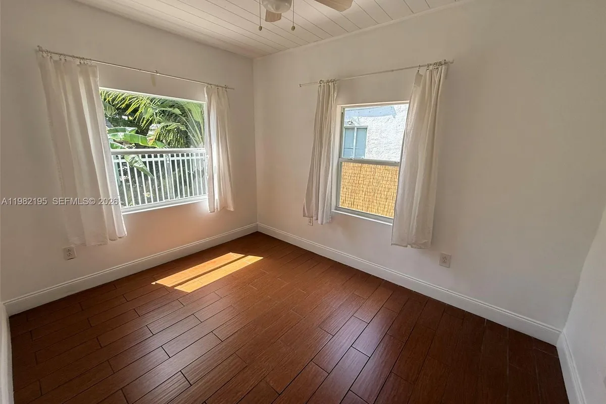 294 NE 57th St, Miami FL 33137