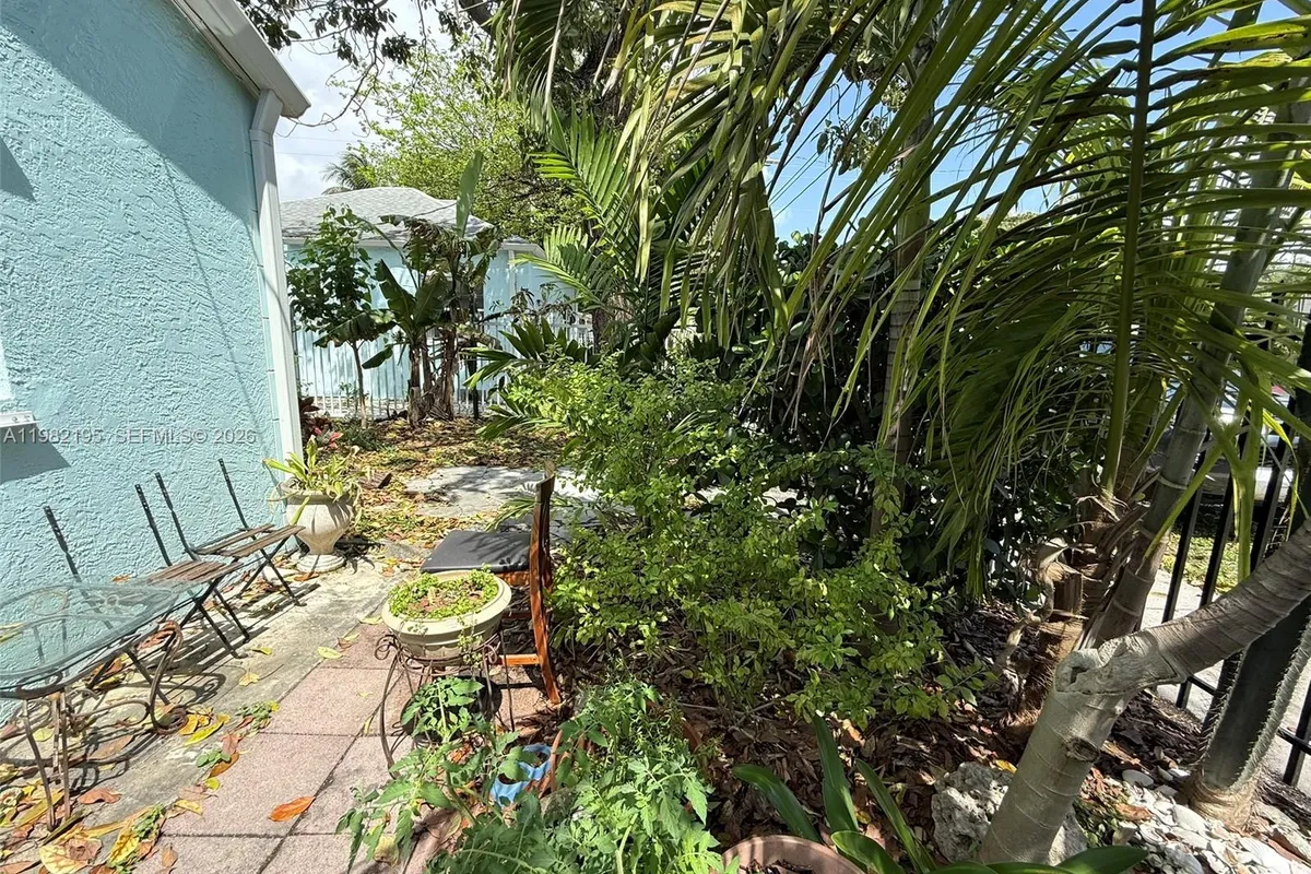 294 NE 57th St, Miami FL 33137