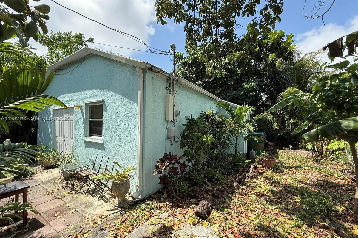 294 NE 57th St, Miami FL 33137