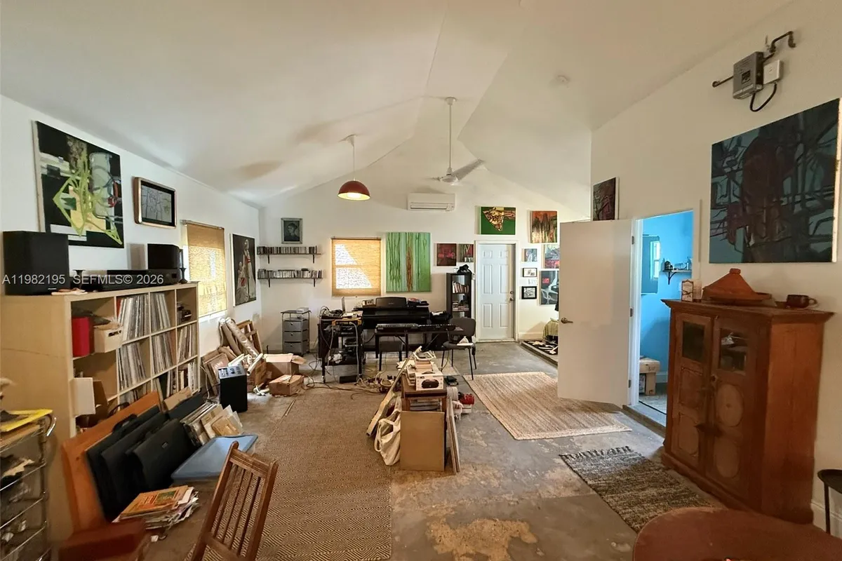 294 NE 57th St, Miami FL 33137