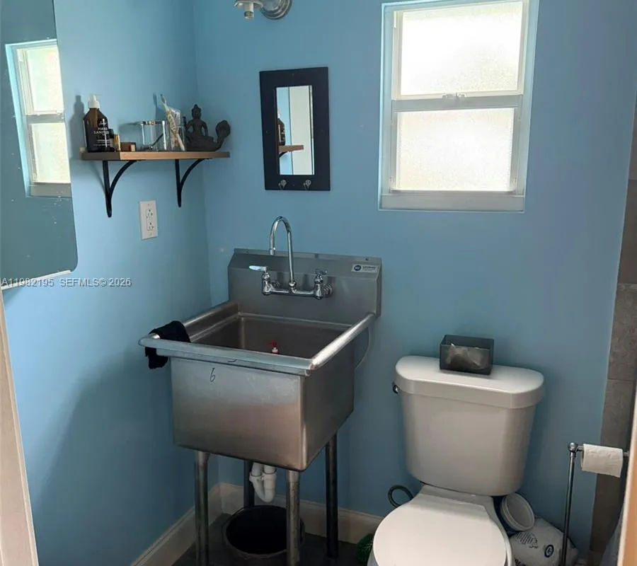 294 NE 57th St, Miami FL 33137