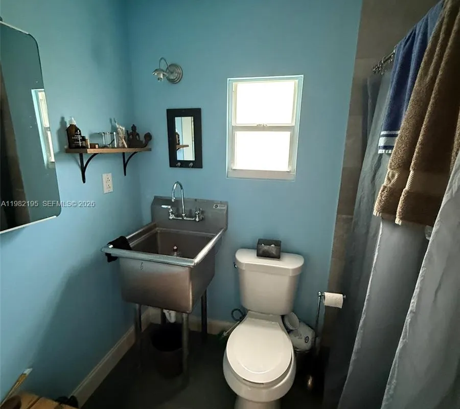 294 NE 57th St, Miami FL 33137