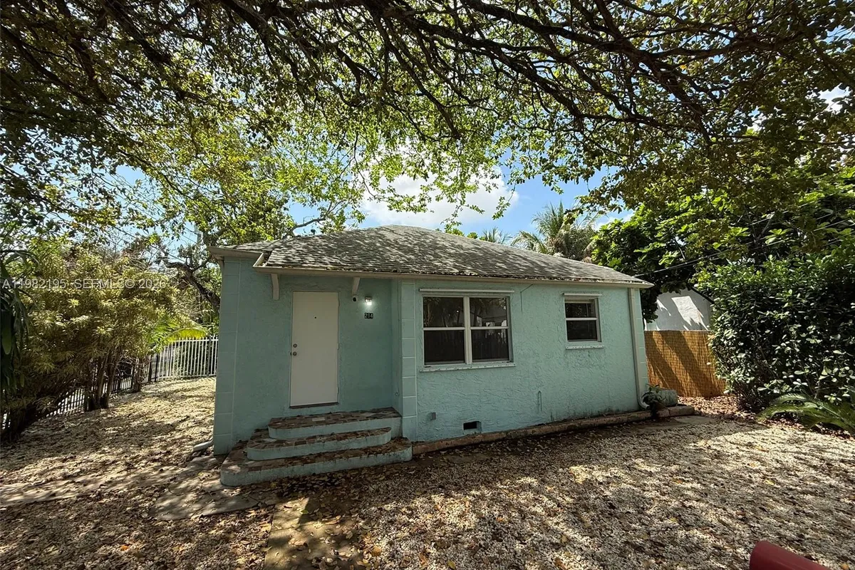 294 NE 57th St, Miami FL 33137