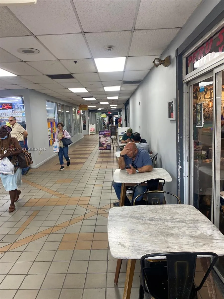 266 NE 1th St, Miami FL 33132