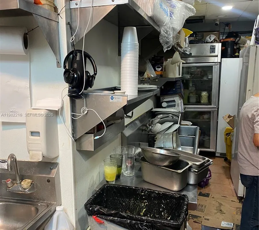 266 NE 1th St, Miami FL 33132