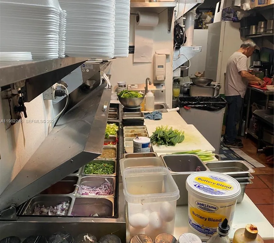 266 NE 1th St, Miami FL 33132