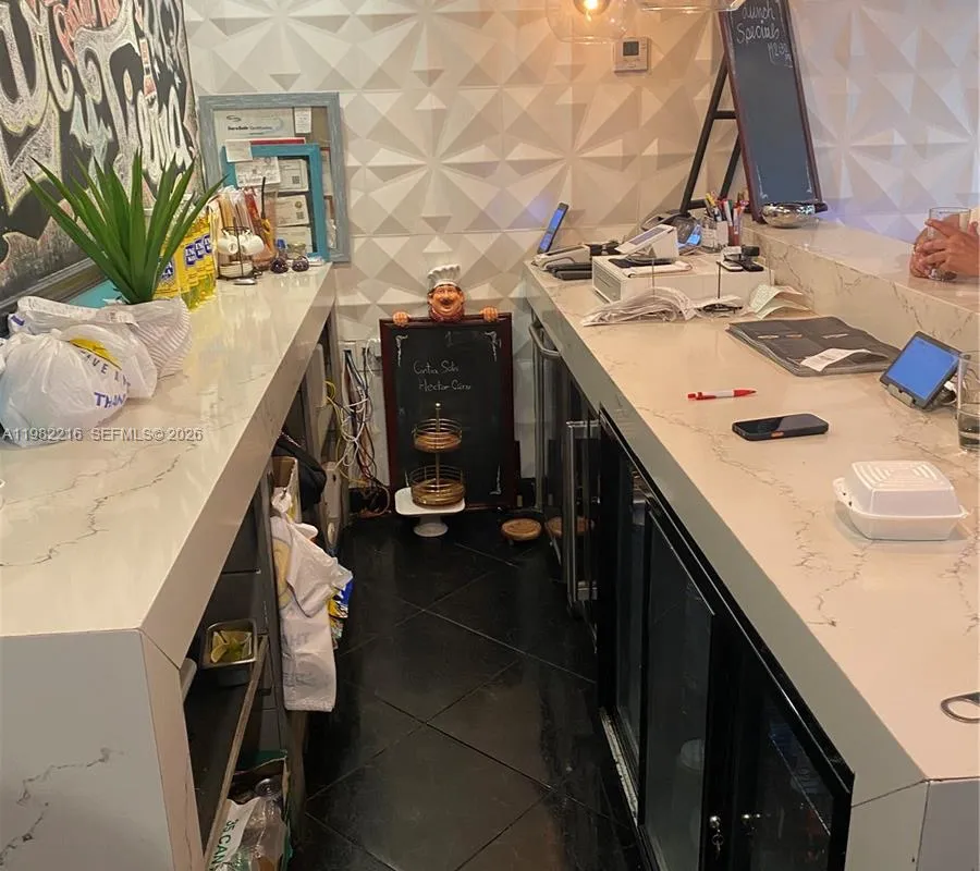 266 NE 1th St, Miami FL 33132