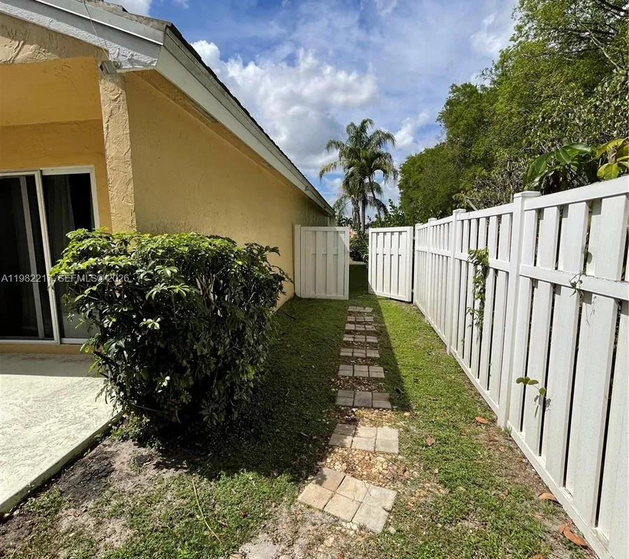 5544 NW 54th Cir, Coconut Creek FL 33073