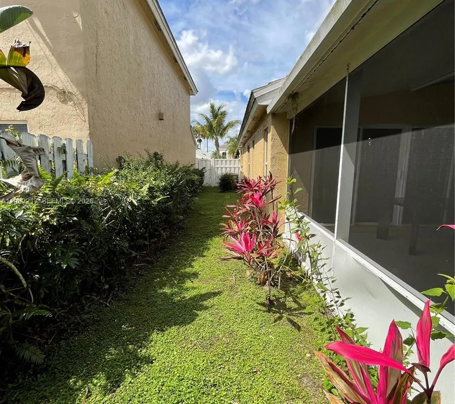 5544 NW 54th Cir, Coconut Creek FL 33073