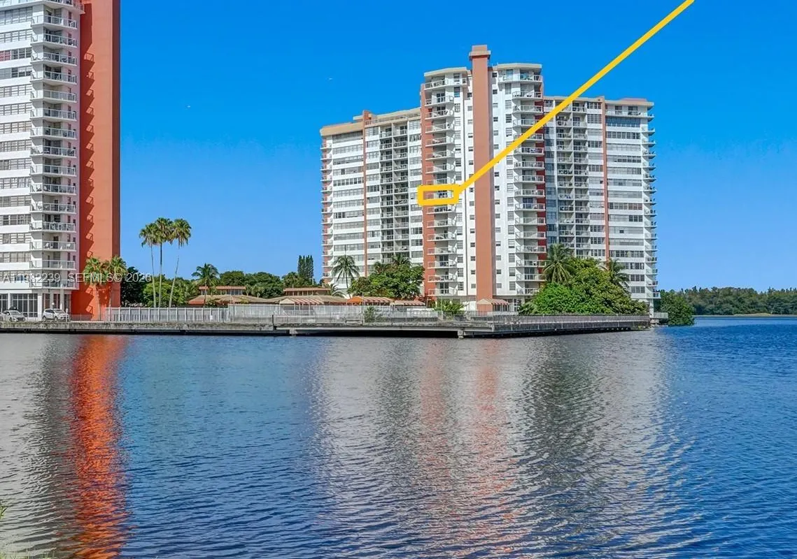 1301 NE Miami Gardens Dr # 915W, Miami FL 33179